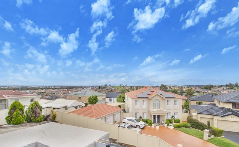 13 Lodi Close WEST HOXTON NSW