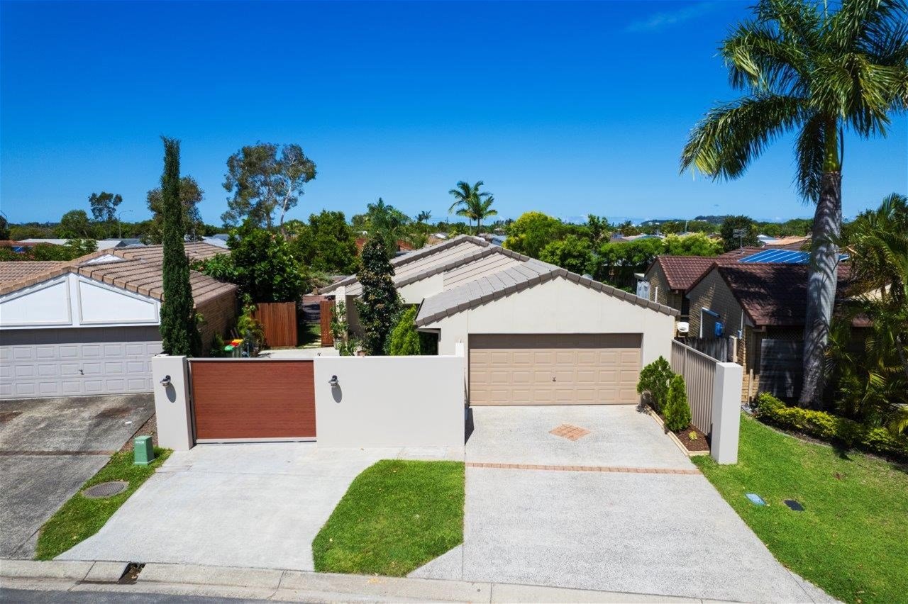 8 Regensberg Close VARSITY LAKES QLD