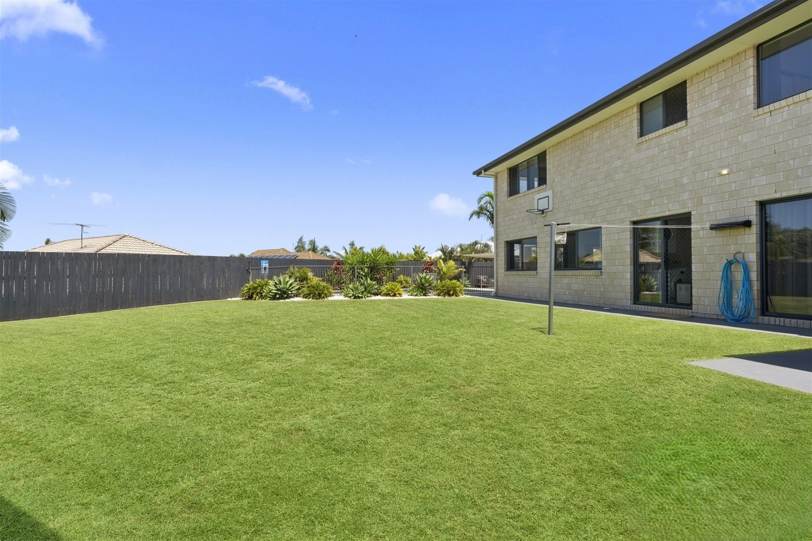 42 Sunstone Circuit MANGO HILL QLD