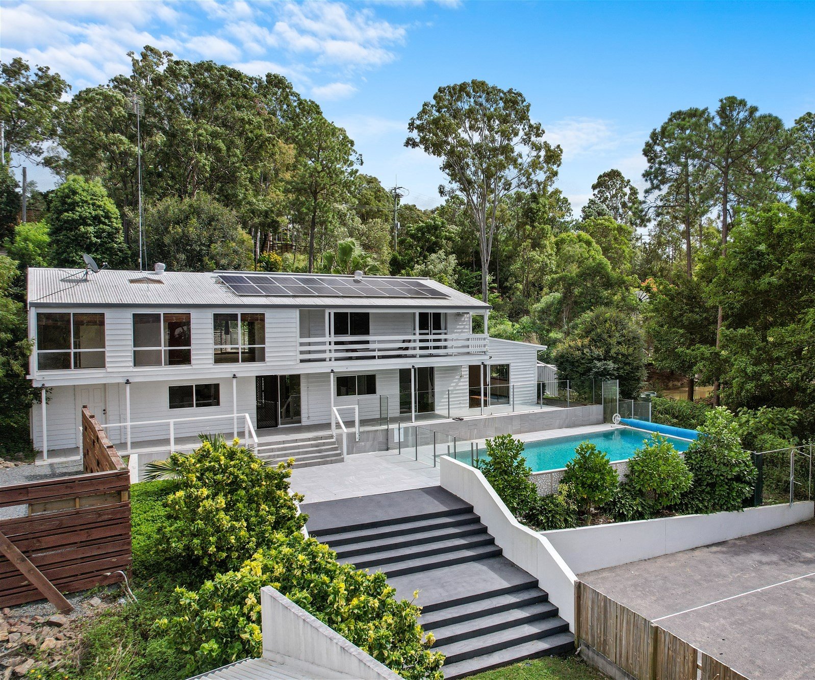 138-140 Glade Drive GAVEN QLD