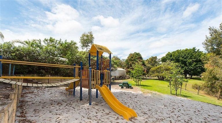 57 Portcullis Drive WILLETTON WA