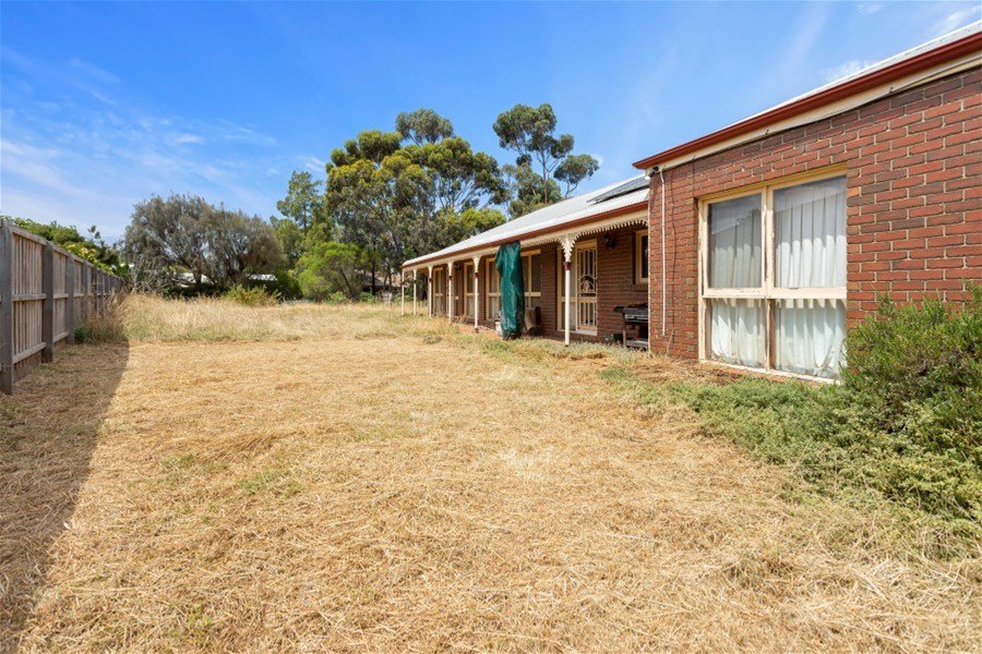 14 Redgum Close WERRIBEE VIC