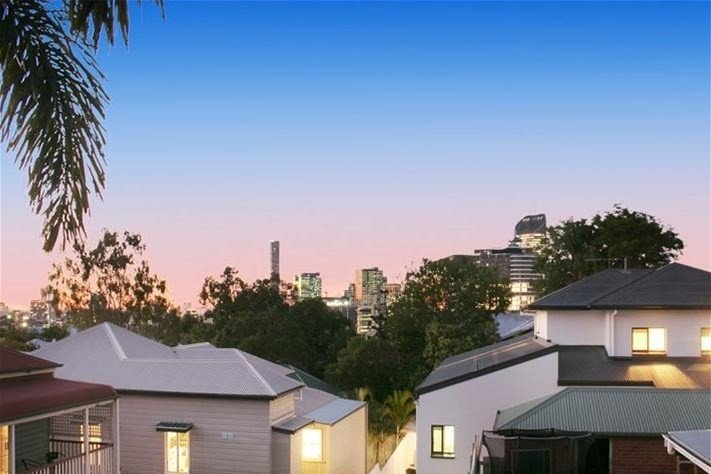 29 Strath Street HIGHGATE HILL QLD