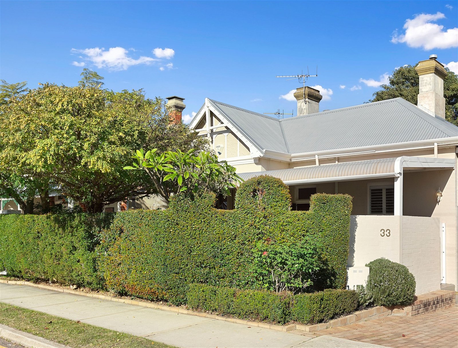 33 Douglas Avenue SOUTH PERTH WA